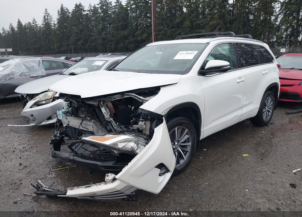 2018 TOYOTA HIGHLANDER XLE VIN: 5TDJZRFH7JS800742