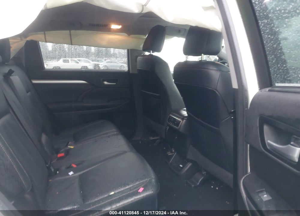 2018 TOYOTA HIGHLANDER XLE VIN: 5TDJZRFH7JS800742