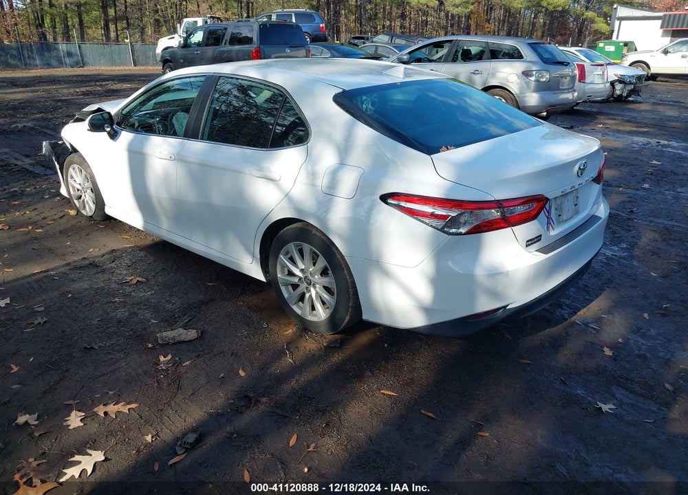 2019 TOYOTA CAMRY LE VIN: 4T1B11HK7KU854802
