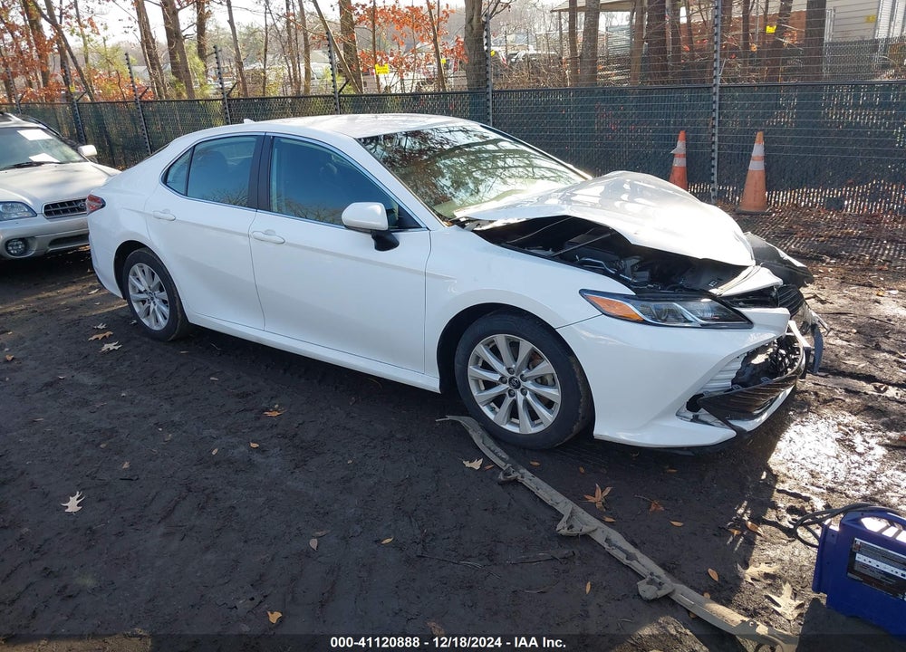 2019 TOYOTA CAMRY LE VIN: 4T1B11HK7KU854802