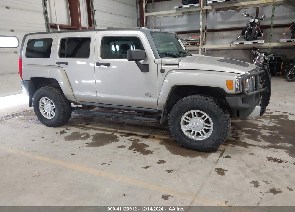 2008 HUMMER H3 SUV VIN: 5GTEN13E588101559