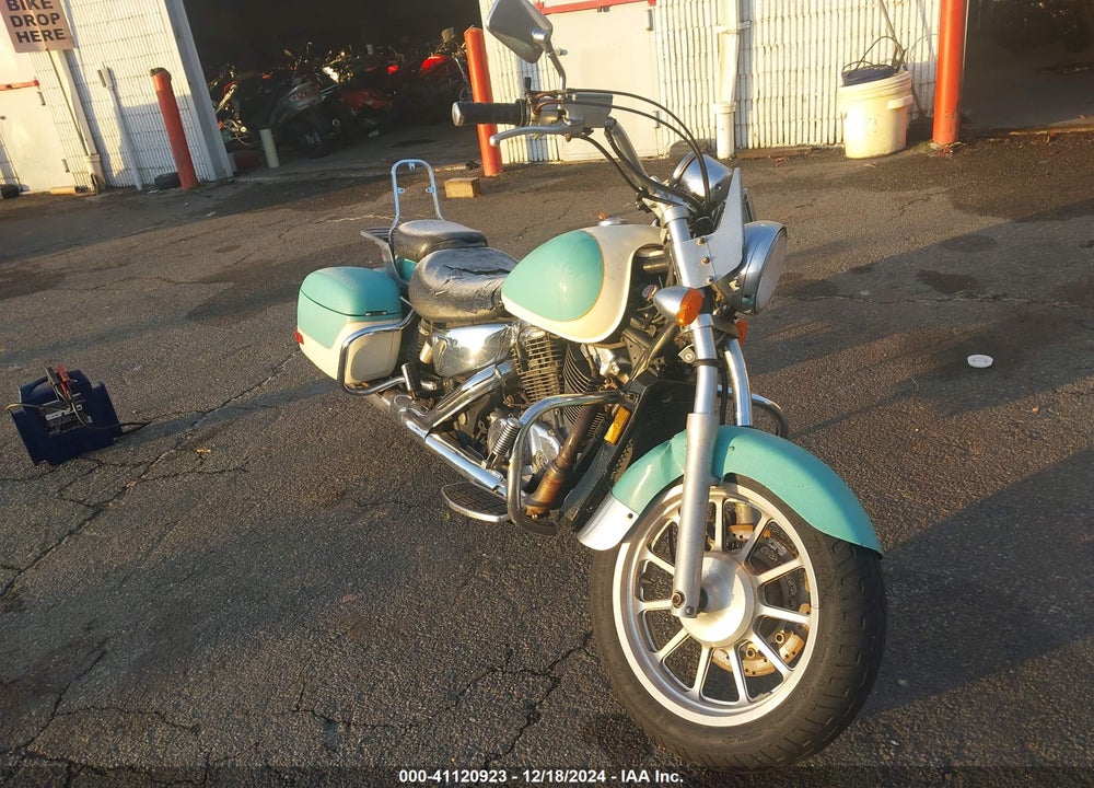 1998 HONDA VT1100 CT VIN: 1HFSC3708WA001204