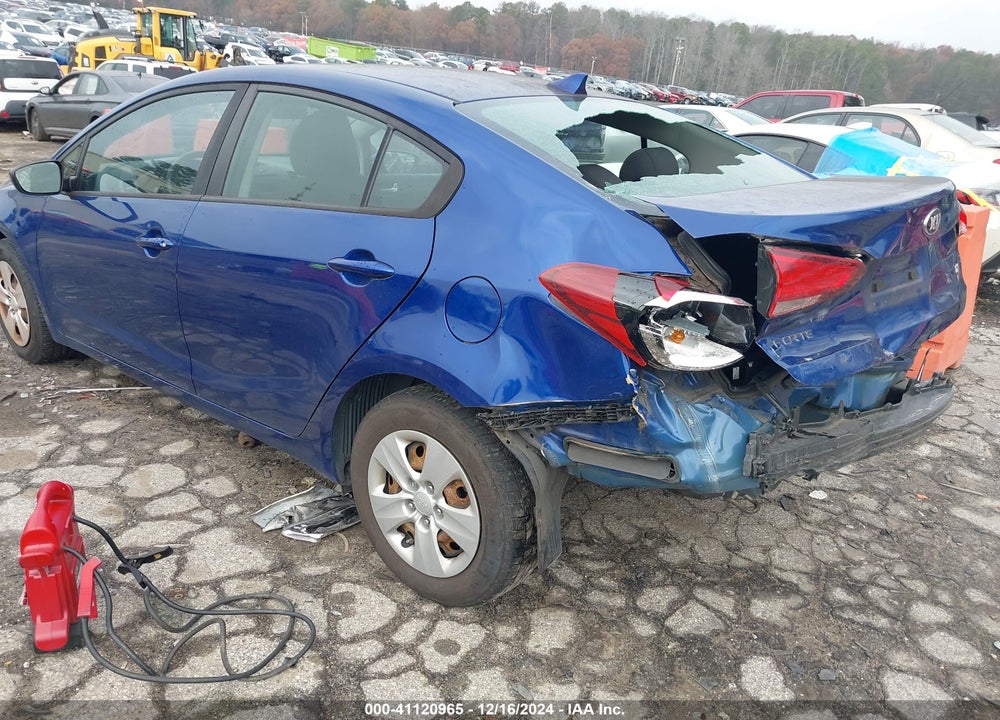 2018 KIA FORTE VIN: 3KPFK4A78JE167822
