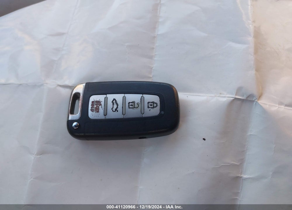 2011 KIA SORENTO EX VIN: 5XYKUDA10BG029992