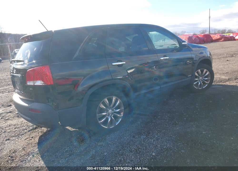 2011 KIA SORENTO EX VIN: 5XYKUDA10BG029992