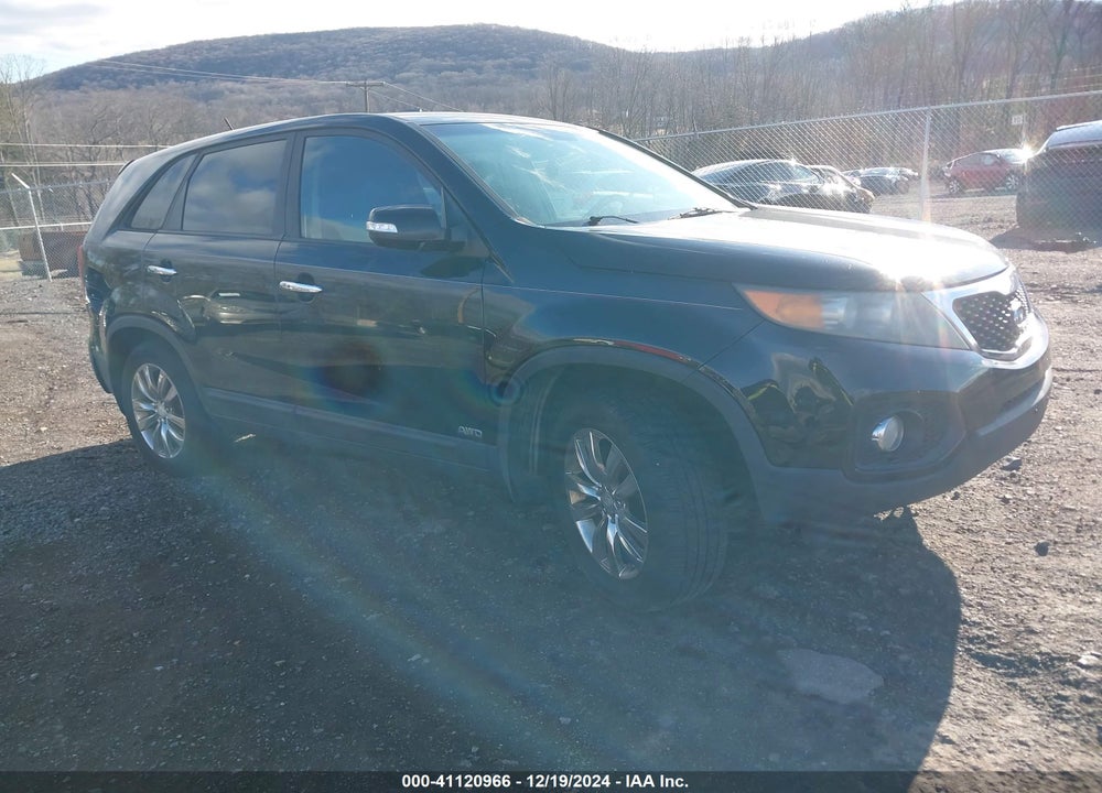 2011 KIA SORENTO EX VIN: 5XYKUDA10BG029992