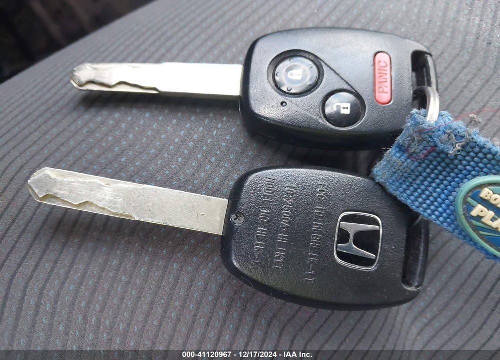2013 HONDA FIT VIN: JHMGE8G39DC014898
