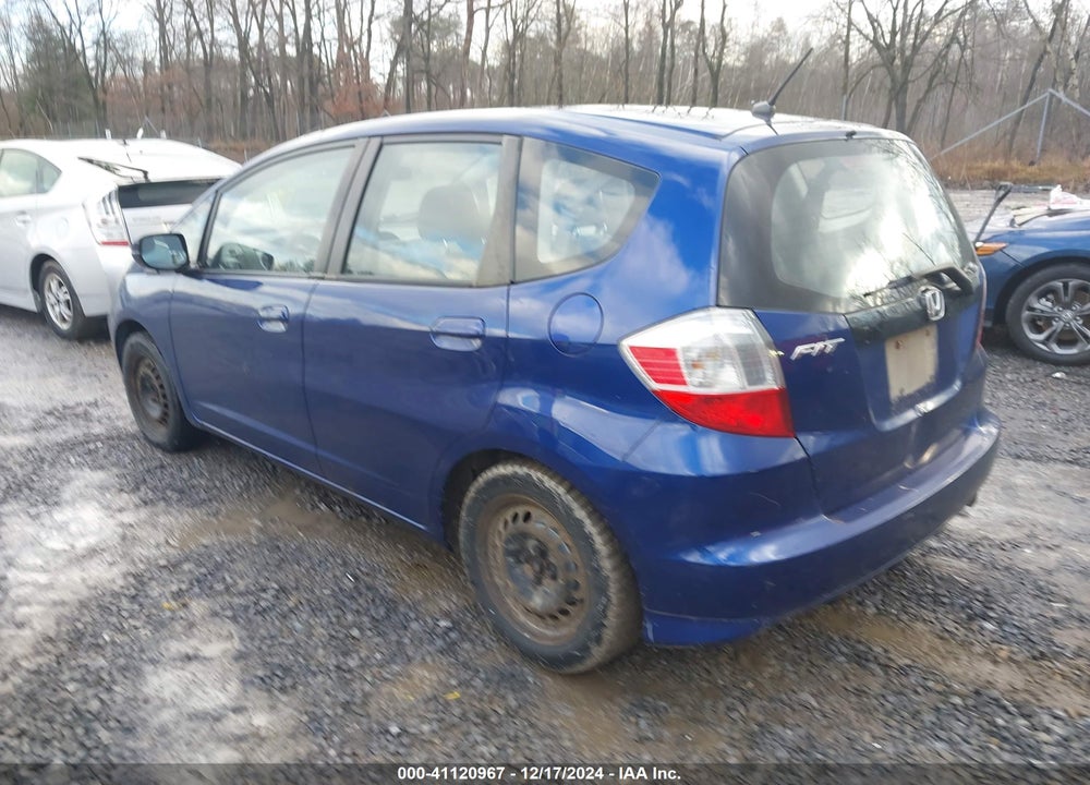 2013 HONDA FIT VIN: JHMGE8G39DC014898