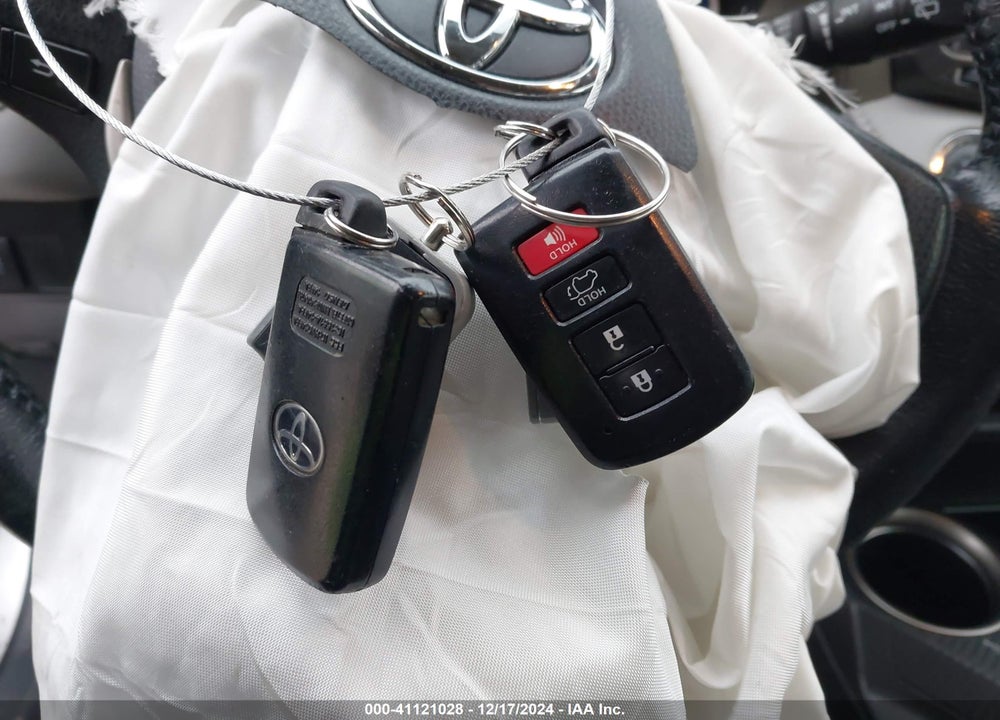 2015 TOYOTA RAV4 LIMITED VIN: JTMDFREV8FD161142