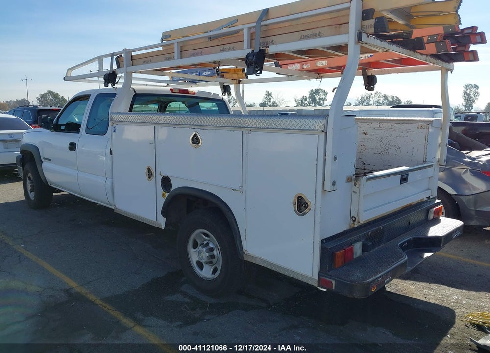 2005 CHEVROLET SILVERADO 2500HD WORK TRUCK VIN: 1GBHC29U65E278976