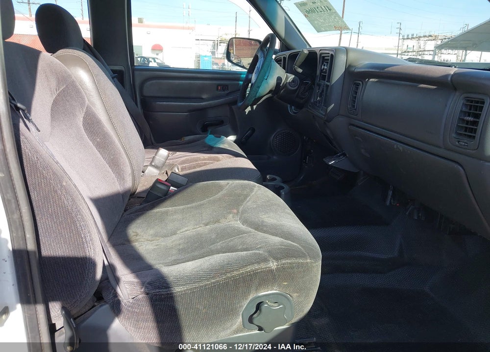 2005 CHEVROLET SILVERADO 2500HD WORK TRUCK VIN: 1GBHC29U65E278976