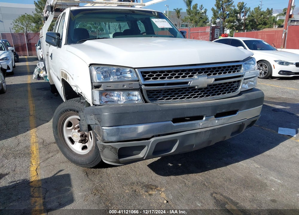2005 CHEVROLET SILVERADO 2500HD WORK TRUCK VIN: 1GBHC29U65E278976