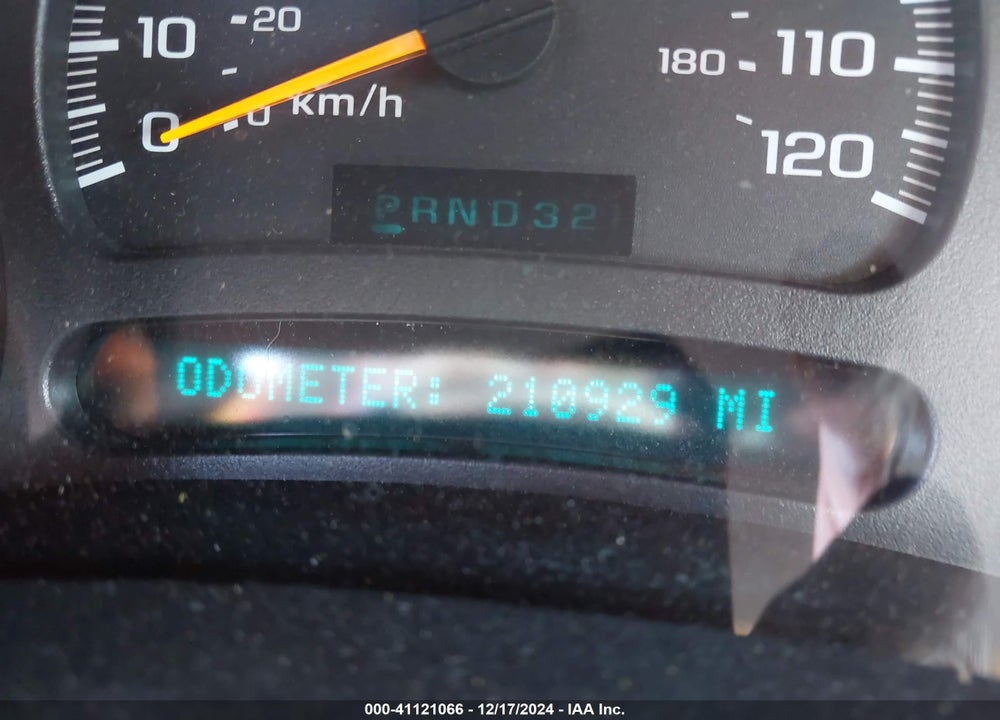 2005 CHEVROLET SILVERADO 2500HD WORK TRUCK VIN: 1GBHC29U65E278976