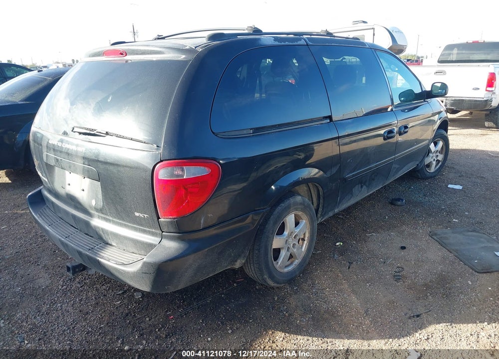 2005 DODGE GRAND CARAVAN SXT VIN: 2D4GP44L75R242127