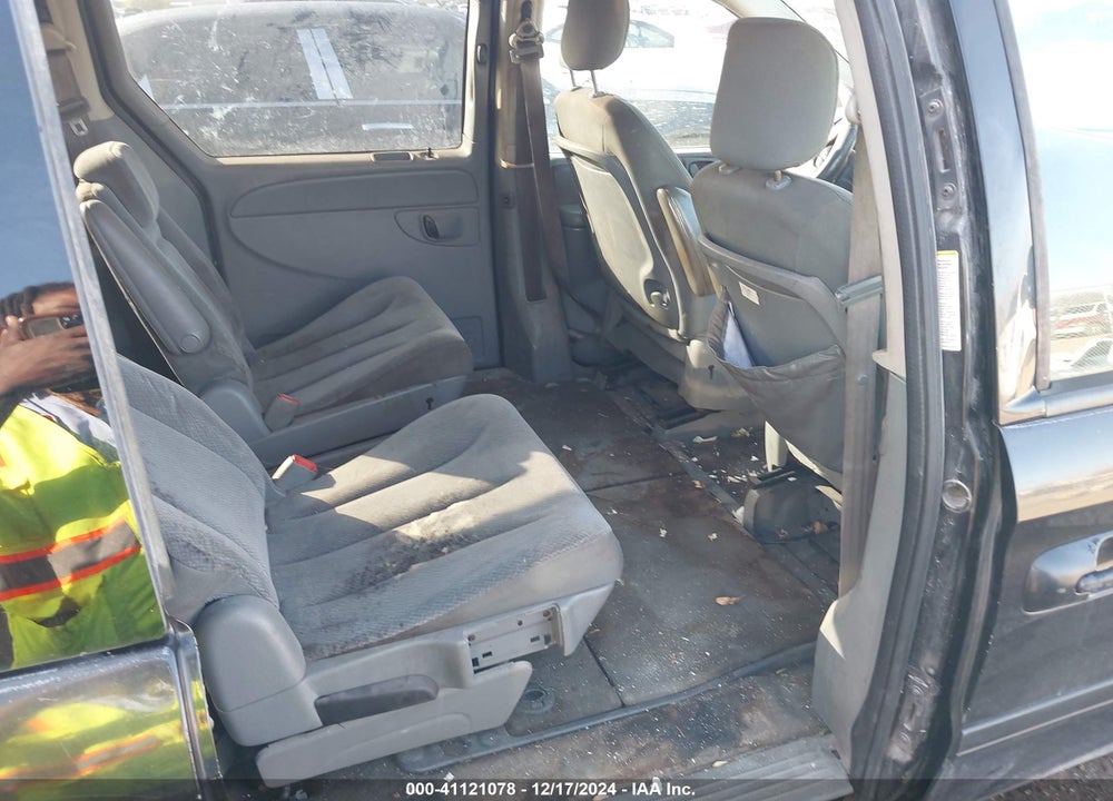 2005 DODGE GRAND CARAVAN SXT VIN: 2D4GP44L75R242127