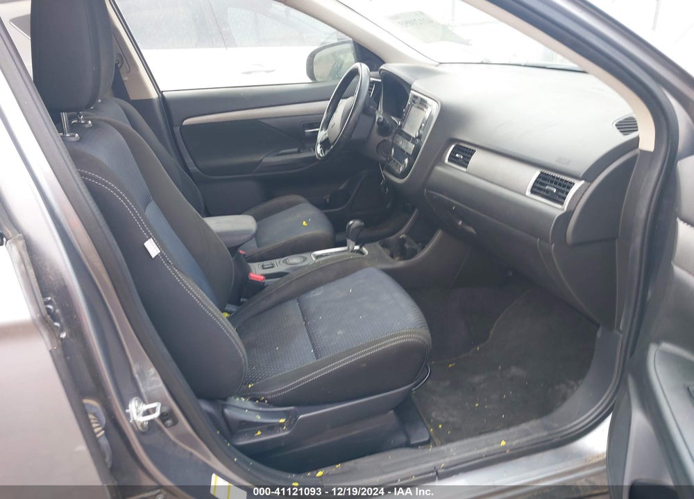 2016 MITSUBISHI OUTLANDER SE VIN: JA4AD3A34GZ011652