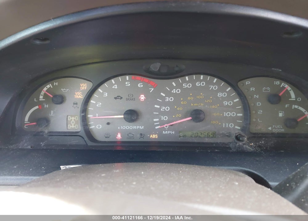 2001 TOYOTA SEQUOIA SR5 V8 VIN: 5TDBT44A01S047232