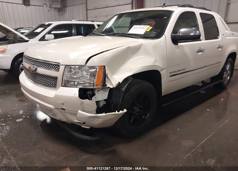 2011 CHEVROLET AVALANCHE 1500 LTZ VIN: 3GNTKGE39BG339820