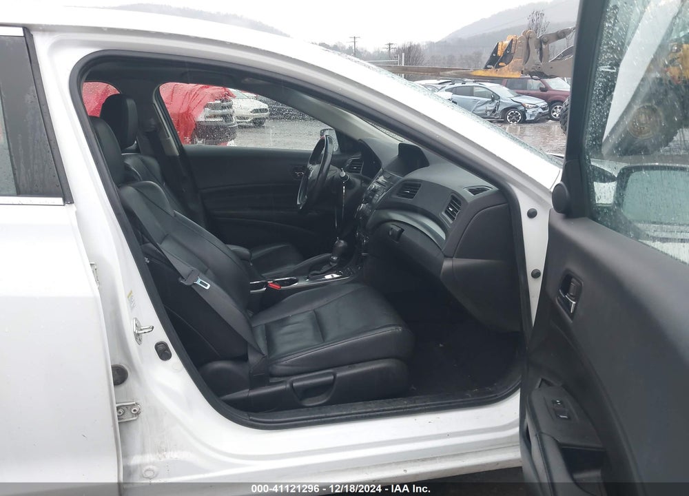 2015 ACURA ILX 2.0L VIN: 19VDE1F39FE001781