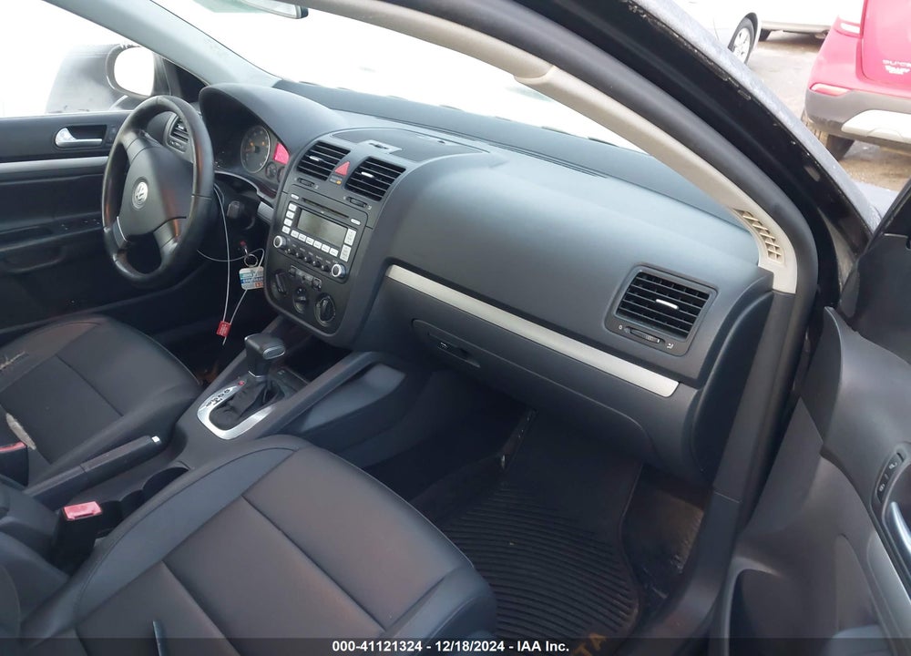 2008 VOLKSWAGEN JETTA SE/SEL VIN: 3VWRZ71KX8M158020