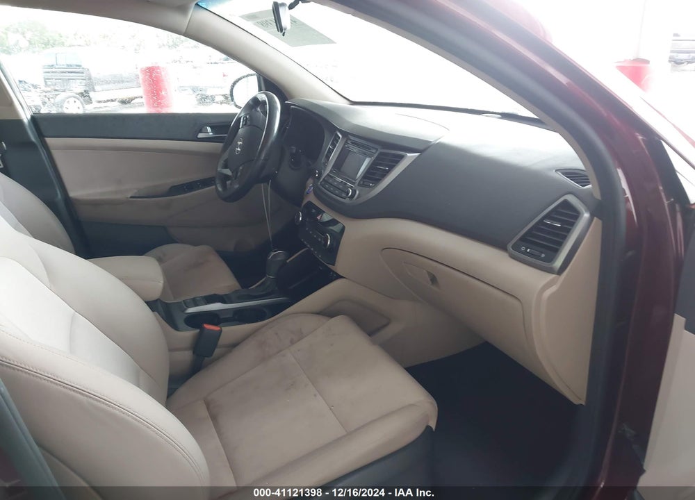 2017 HYUNDAI TUCSON SPORT VIN: KM8J33A26HU426272