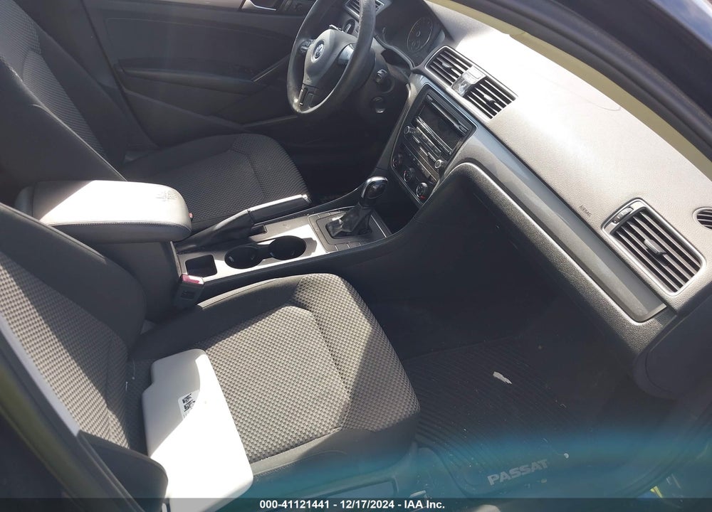 2015 VOLKSWAGEN PASSAT VIN: 1VWAT7A35FC076430