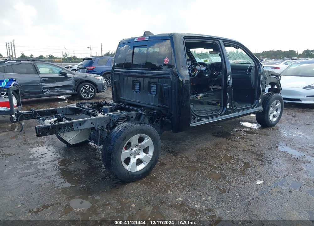 2021 RAM 1500 VIN: 1C6RREJT7MN673743