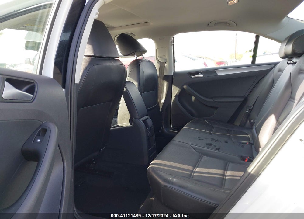 2018 VOLKSWAGEN JETTA VIN: 3VWDB7AJ7JM203474