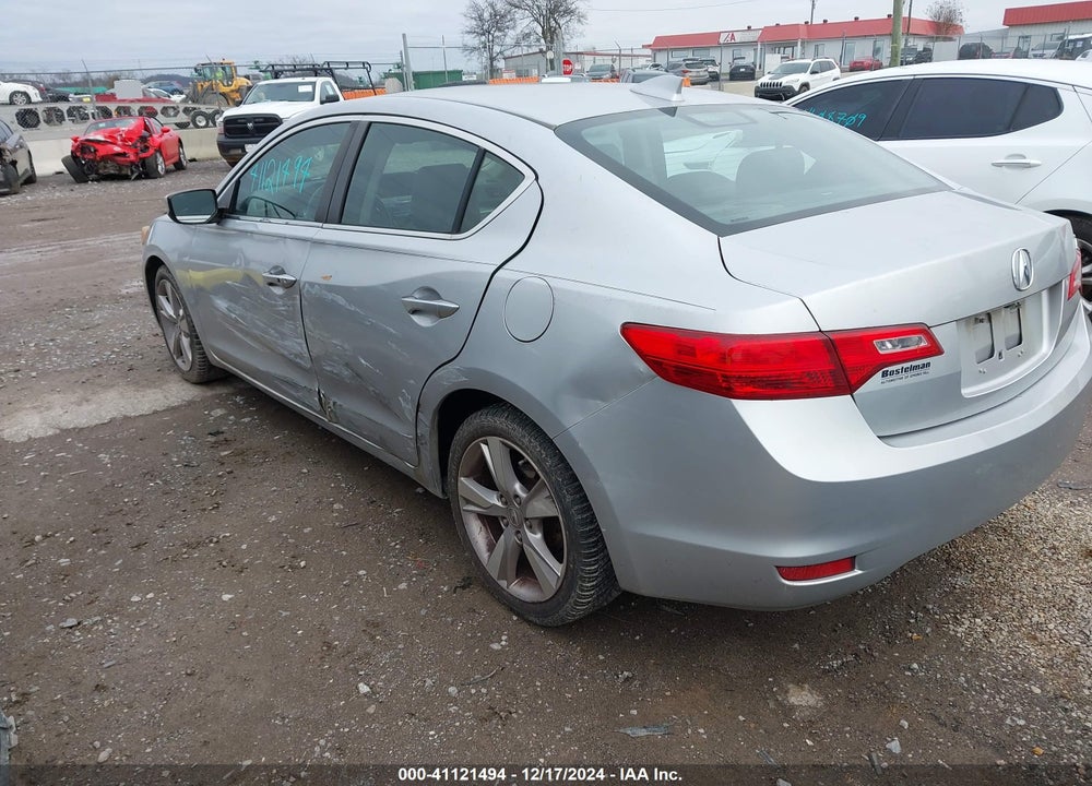 2013 ACURA ILX 2.0L VIN: 19VDE1F72DE010578