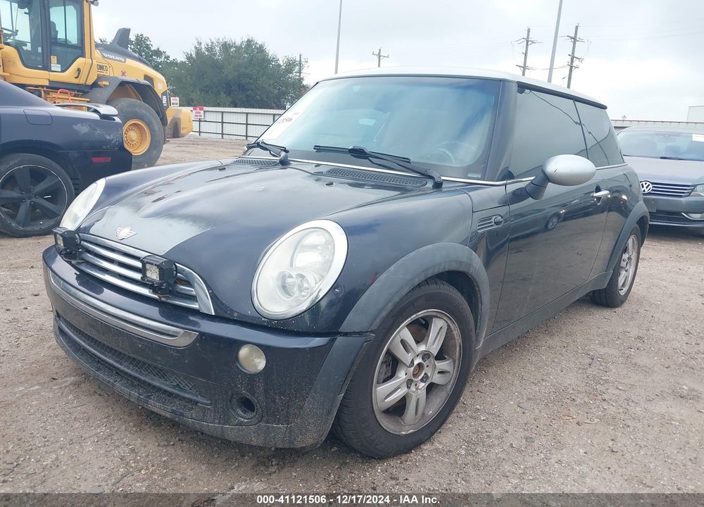 2006 MINI COOPER VIN: WMWRC33566TK16897