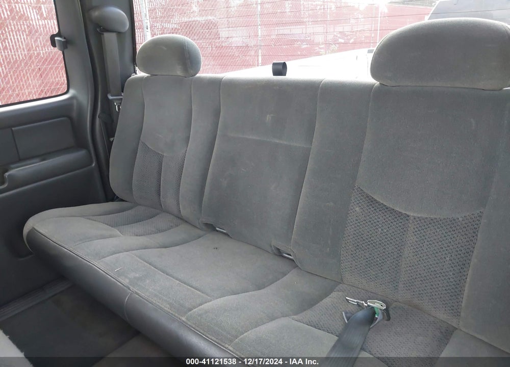 2004 CHEVROLET SILVERADO 1500 LS VIN: 2GCEC19V641312609