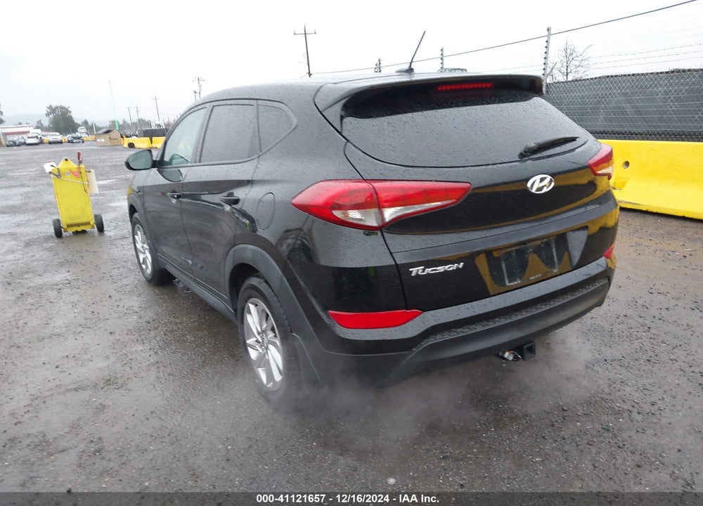 2017 HYUNDAI TUCSON SE VIN: KM8J23A46HU263045
