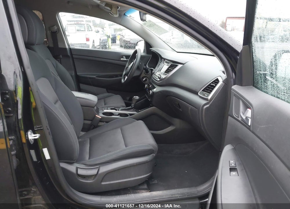 2017 HYUNDAI TUCSON SE VIN: KM8J23A46HU263045
