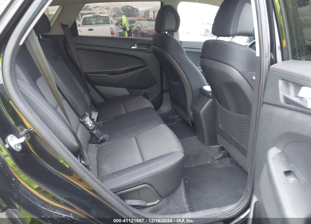 2017 HYUNDAI TUCSON SE VIN: KM8J23A46HU263045