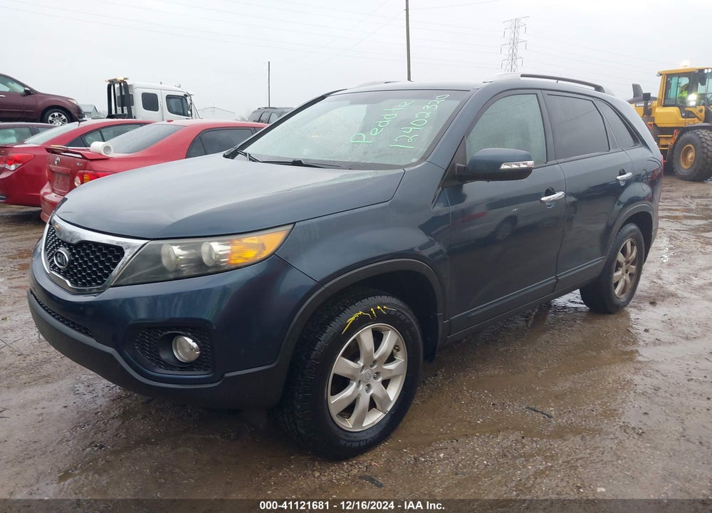 2011 KIA SORENTO LX VIN: 5XYKT3A15BG131382