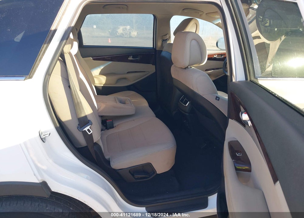 2016 KIA SORENTO 2.4L LX VIN: 5XYPGDA37GG098149