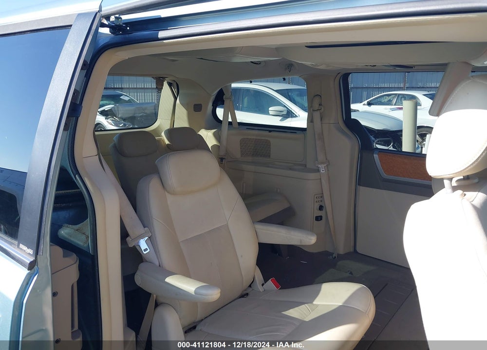 2010 CHRYSLER TOWN & COUNTRY LIMITED VIN: 2A4RR6DX0AR152739