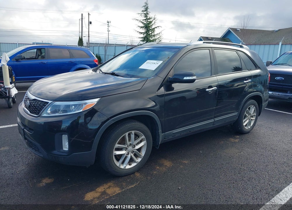 2015 KIA SORENTO LX VIN: 5XYKT4A67FG643197