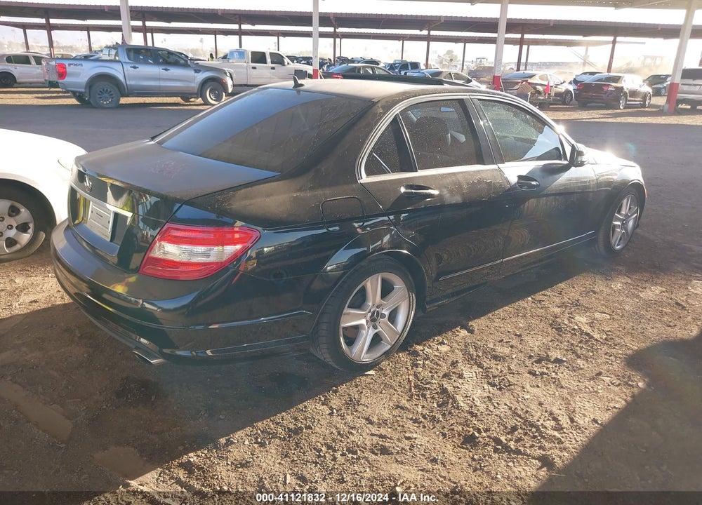 2010 MERCEDES-BENZ C 300 LUXURY/SPORT VIN: WDDGF5EB6AR121025
