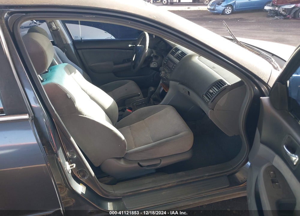 2005 HONDA ACCORD 2.4 LX VIN: 1HGCM56465A085051