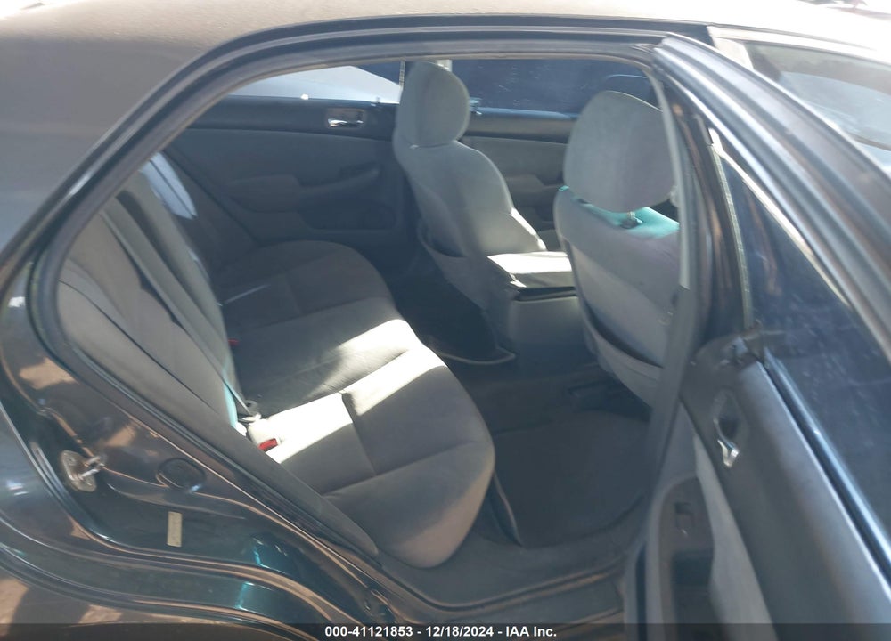 2005 HONDA ACCORD 2.4 LX VIN: 1HGCM56465A085051
