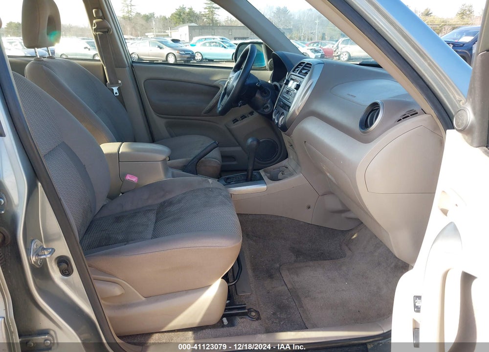 2005 TOYOTA RAV4 VIN: JTEHD20V050067120