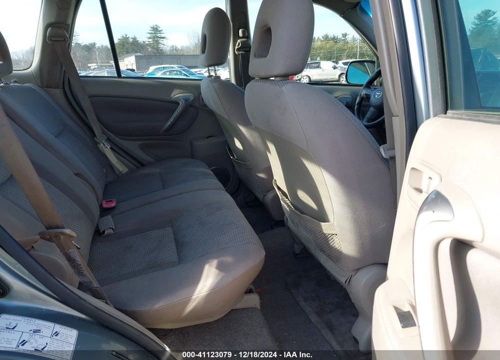 2005 TOYOTA RAV4 VIN: JTEHD20V050067120
