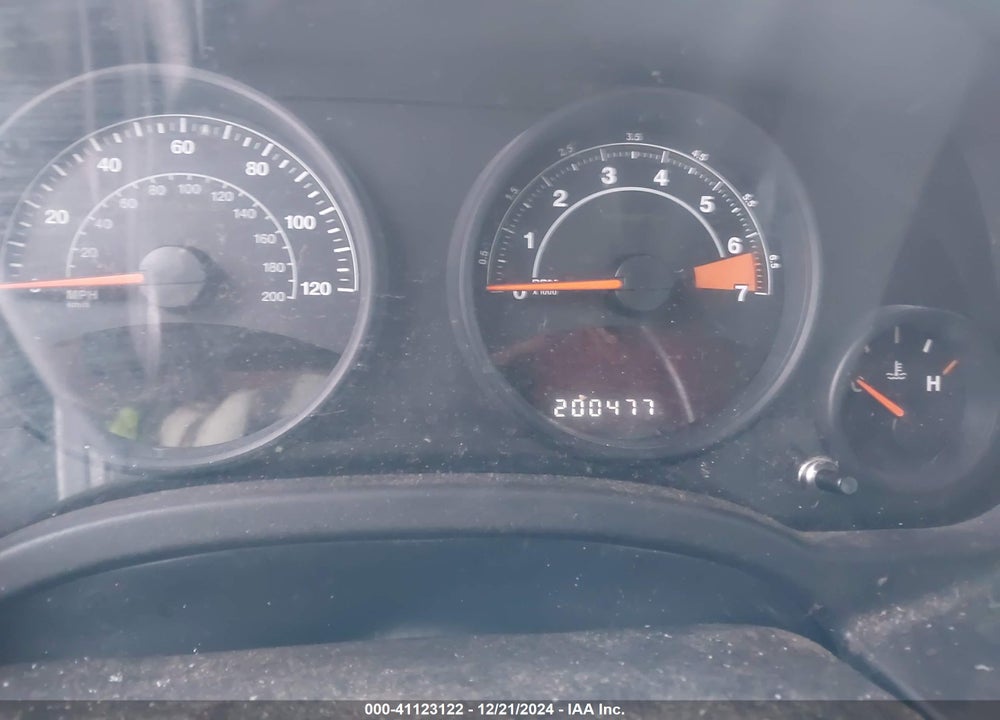 2015 JEEP PATRIOT LATITUDE VIN: 1C4NJRFB0FD184101