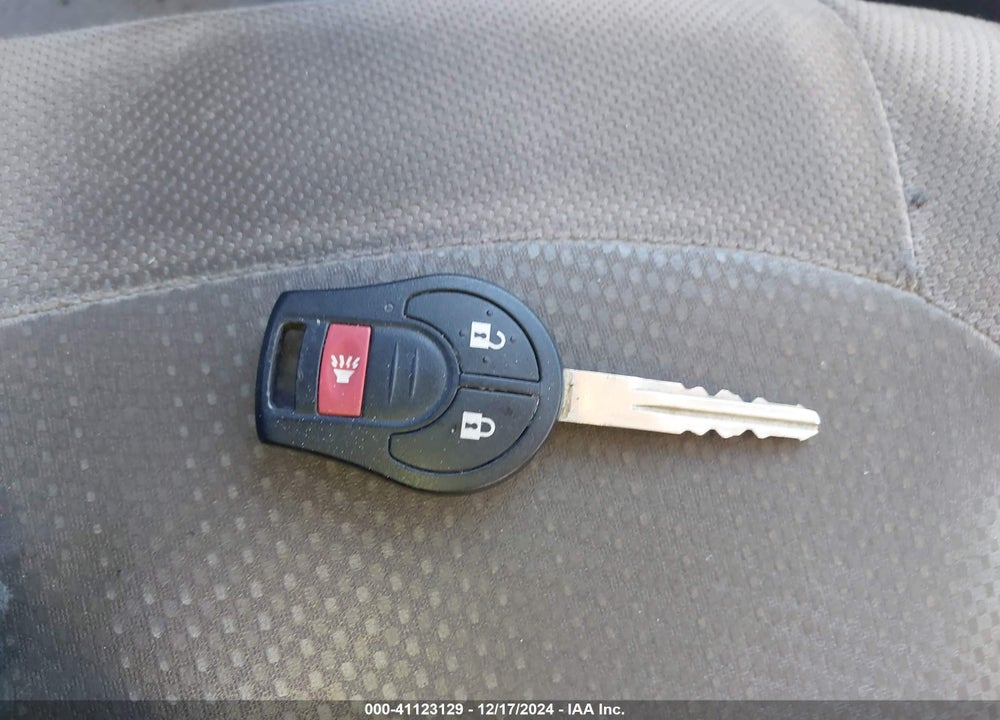 2011 NISSAN ROGUE S VIN: JN8AS5MV1BW252961