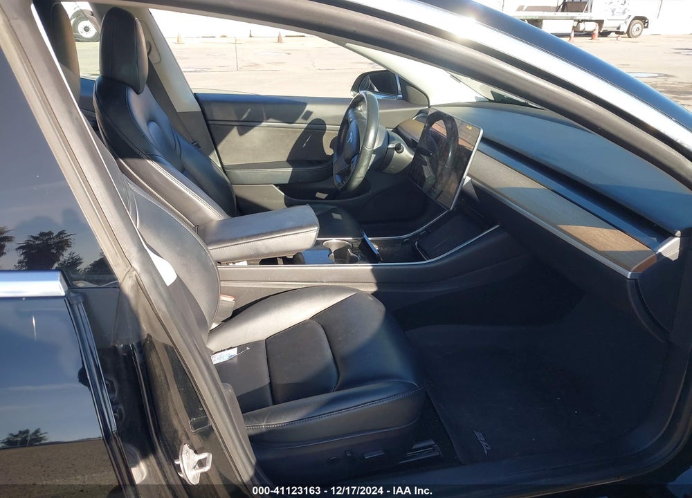 2019 TESLA MODEL 3 LONG RANGE/PERFORMANCE VIN: 5YJ3E1EB8KF208842