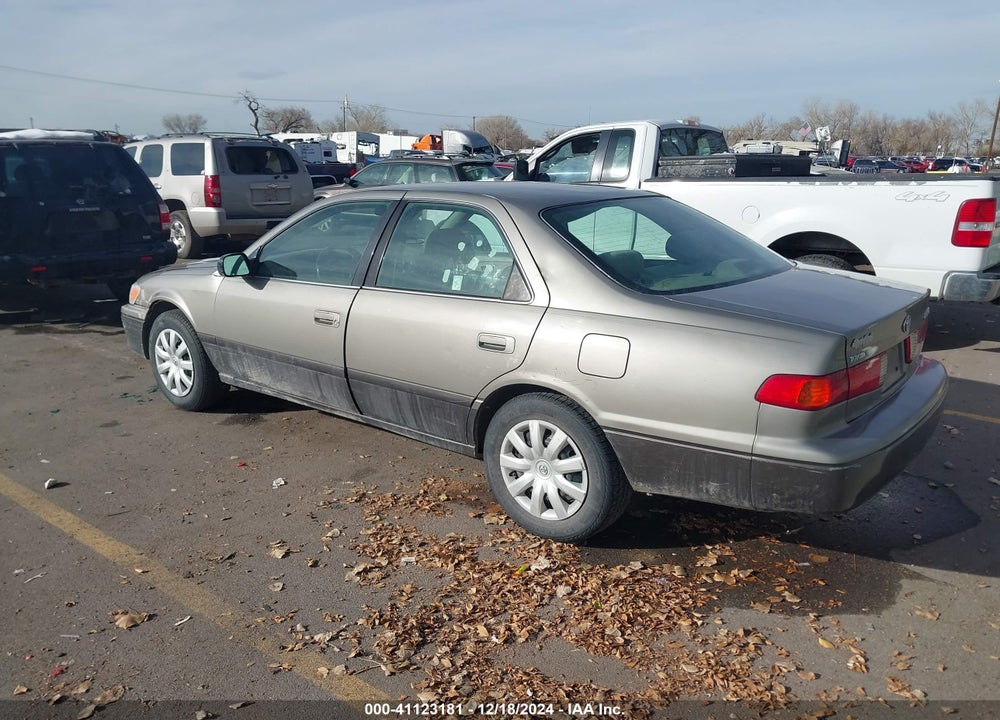 2001 TOYOTA CAMRY LE VIN: 4T1BG22K51U074941