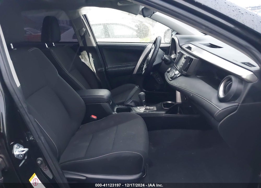 2017 TOYOTA RAV4 HV LE/XLE VIN: JTMRJREV6HD098419
