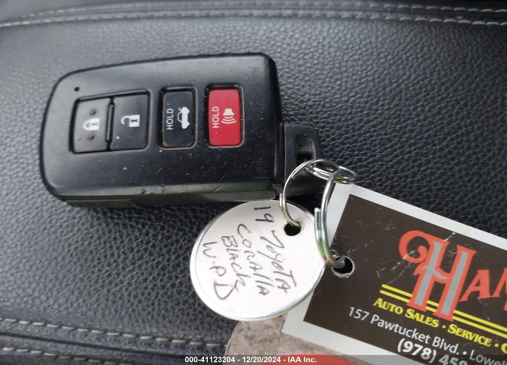 2019 TOYOTA COROLLA XLE VIN: 2T1BURHE6KC221998