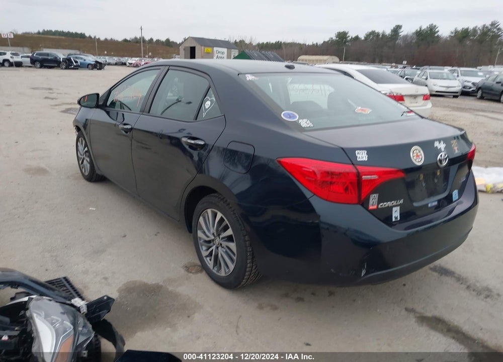 2019 TOYOTA COROLLA XLE VIN: 2T1BURHE6KC221998